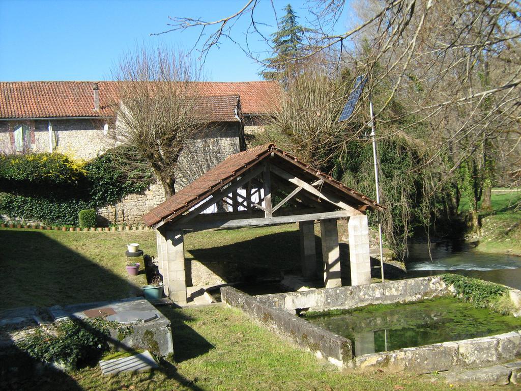 Chambres D'Hotes Au Pere Louis Labastide-du-Vert Exterior foto